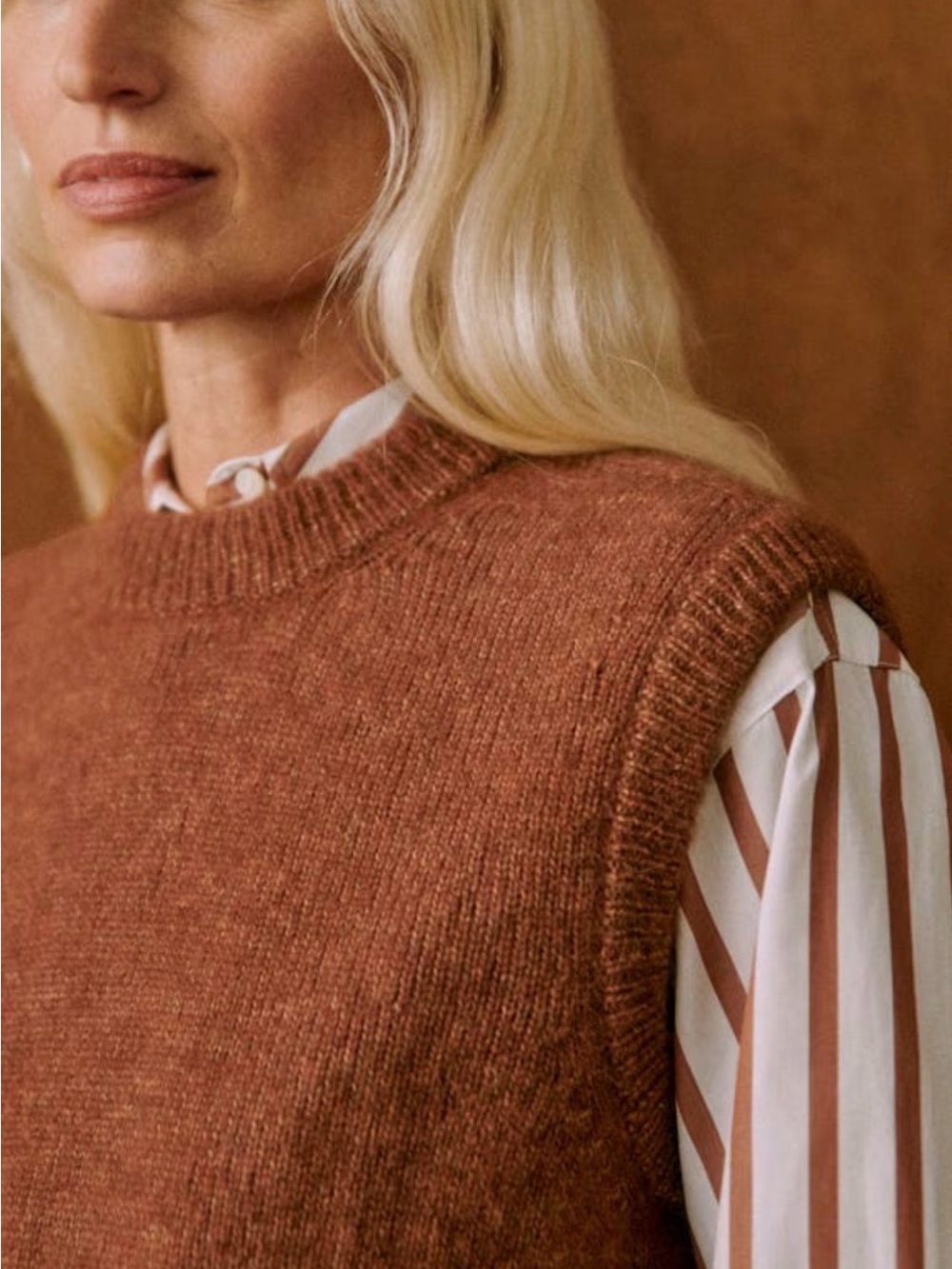 Sézane Samuel in HTF Mahogany Classic Sleeveless Sweater Vest